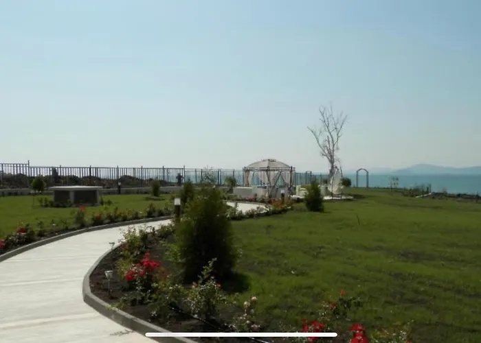 Diamond Sea View Апартаменты